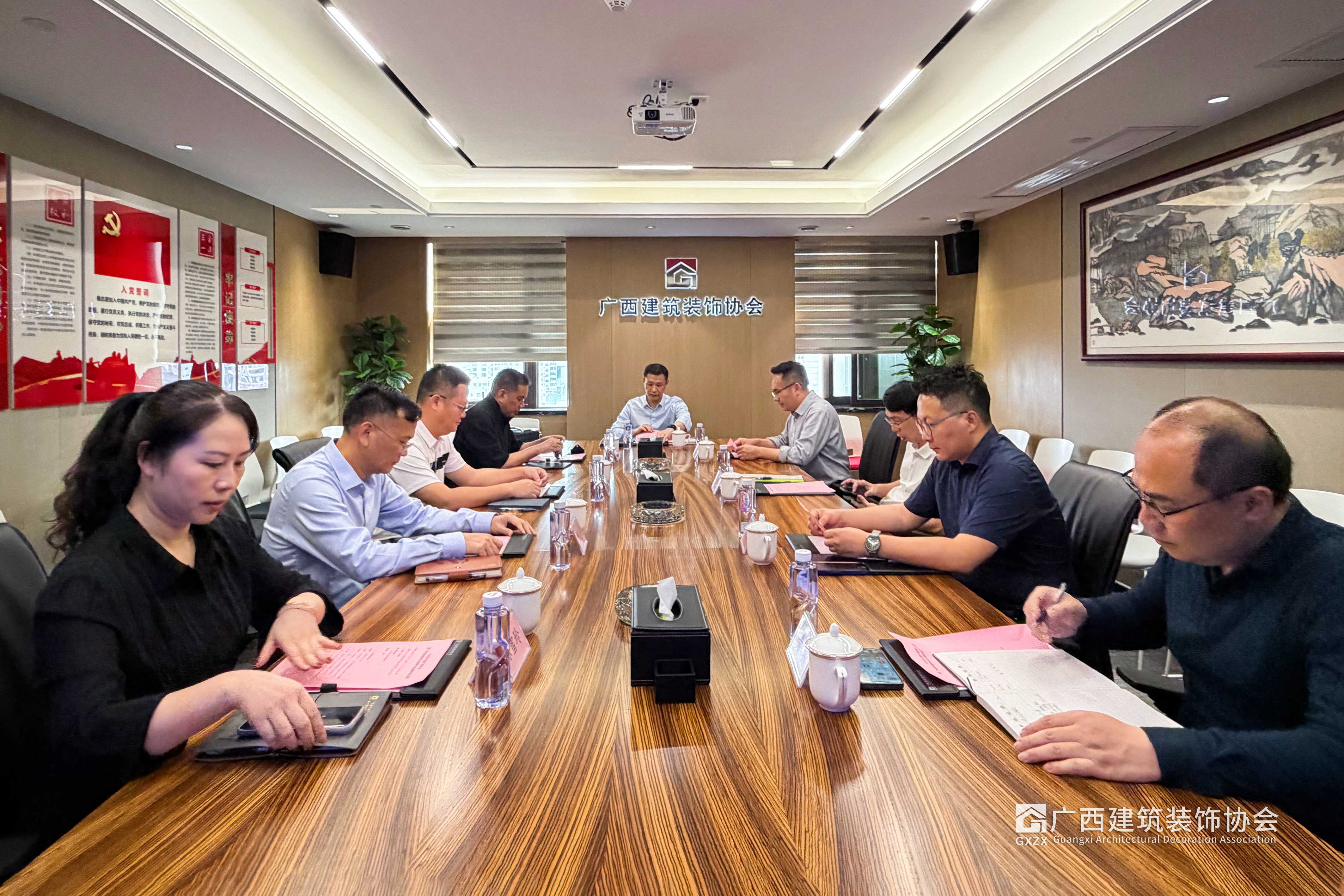 自治区住房城乡建设厅建管处到协会开展调研交流